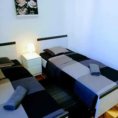 아파트 Pula-center 풀라