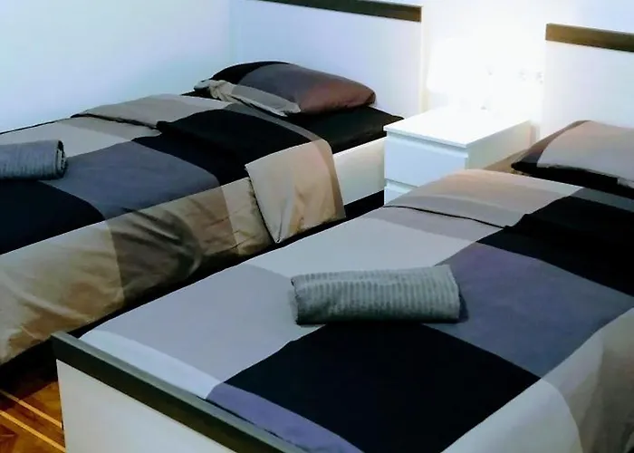 아파트 Pula-center 풀라